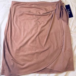 Lulu’s wrap skirt size large dusty rose